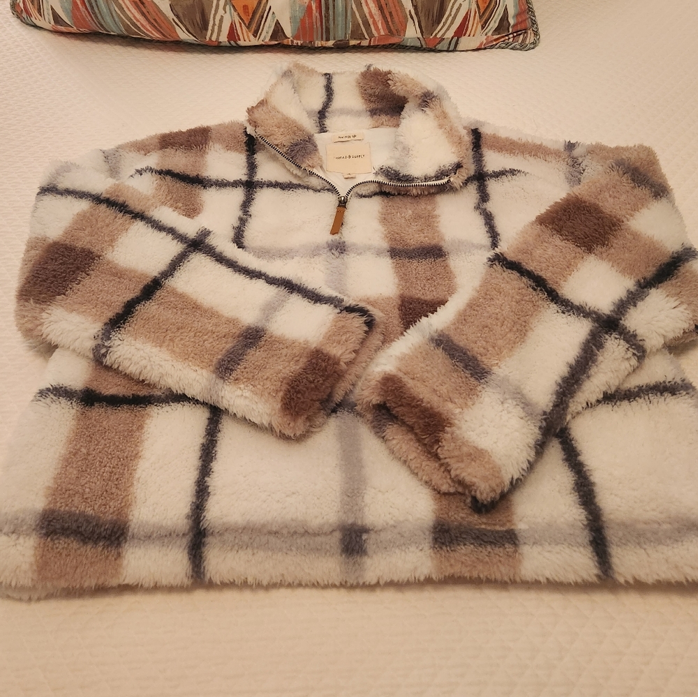 Thread & Supply Quarter Zip Fleece size Small